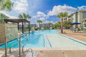 Resort style infinity pool