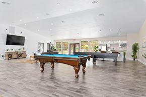 Dallas apartment for rent - additional photo for property listing at chic digs with room to stretch out in the village 22 car