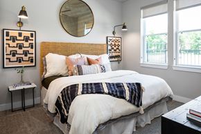 Houston apartment for rent - master bedroom view