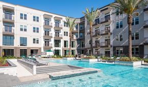 Houston apartment for rent - sideview of pool with entrance of the pool