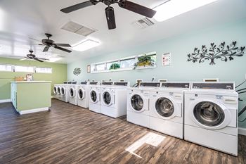 24 Hour laundry center
