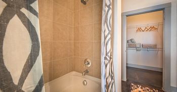 Oval soaking tubs*