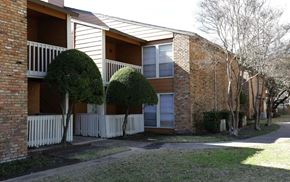 Dallas apartment for rent - our apartments offer a walkway to the front door