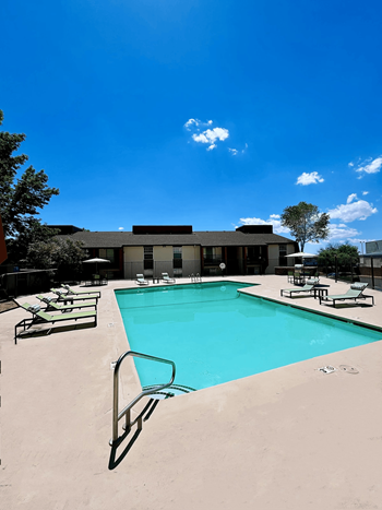 Refreshing resort style pool