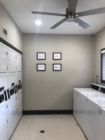24 Hr laundry facilities