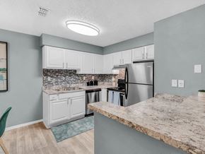 Brandon apartment for rent - Skye Reserve Kitchen