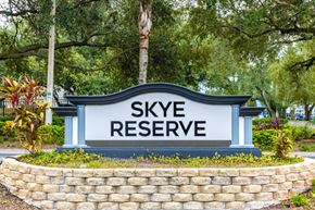 Brandon apartment for rent - Entrance Skye Reserve