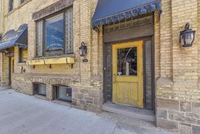 Waterloo apartment for rent - Front Door