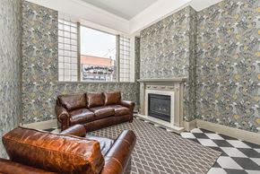 Waterloo apartment for rent - Front Lobby Seating