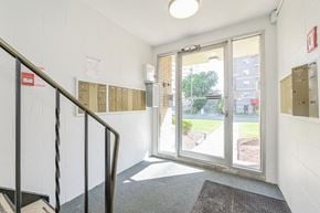 Waterloo apartment for rent - entrance
