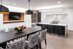 Saint Paul apartment for rent - Chefs Table with full kitchen and dining area for hosting your next get together