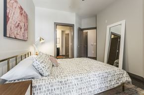 Houston apartment for rent - Spacious Bedrooms at Azure Houston Apartments, Houston, 77007