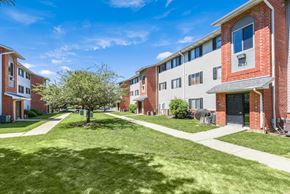 Naperville apartment for rent - Green Lawn Area at Country Wood Apartment Homes, Illinois, 60563