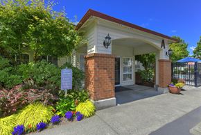 Kent apartment for rent - Property Entrance View at Silver Springs, Kent, Washington