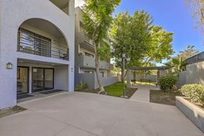 Pasadena apartment for rent - A sunny day at the courtyard of a modern apartment building.