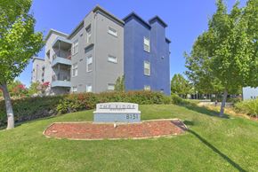 Elk Grove apartment for rent - Outdoor Garden Space at The Ridge Apartments, Elk Grove