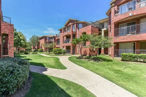 Irving apartment for rent - Walking Path at Cooper's Crossing, Irving, TX