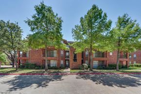 Irving apartment for rent - Exterior Landscape at Cooper's Crossing, Irving, 75038