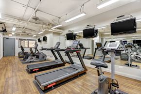 Chicago apartment for rent - Fitness Room at Lincoln Park Plaza Apartments, Chicago, Illinois