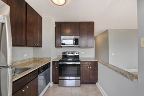 Chicago apartment for rent - Modern Kitchen at Lincoln Park Plaza Apartments, Chicago, 60614