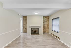 Chicago apartment for rent - Spacious Room at Scotland Yard Apartments, Illinois