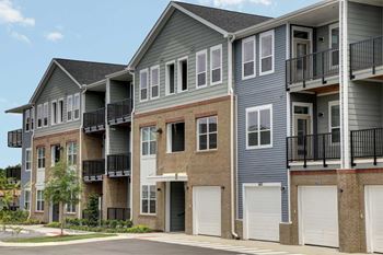 Universally attached and detached garages