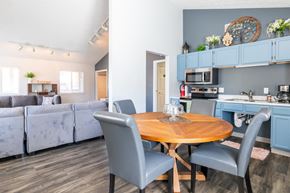 New Castle apartment for rent - Elegant Dining Space at Autumn Oaks, Indiana, 47362