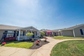 Anderson apartment for rent - Clubhouse walkway