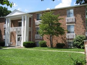 Indianapolis apartment for rent - Penn Park Apartments in Meridian-Kessler neighborhood.