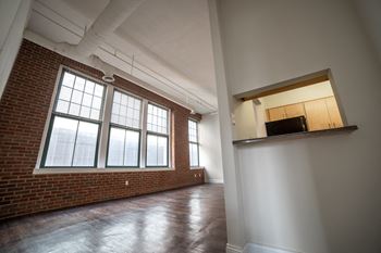 Expansive windows