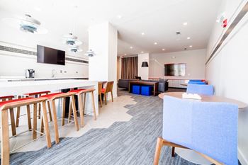 Entertaining kitchen and lounge