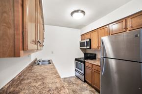 Marion apartment for rent - Spacious kitchen at Somerset Apartments in Marion, IN.