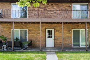 Marion apartment for rent - Balcony and patios at Somerset Apartments in Marion, IN.
