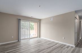 Emmaus apartment for rent - Colonial Crest