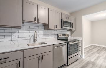Emmaus apartment for rent - Colonial Crest Apartments