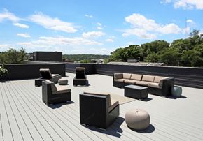 Philadelphia apartment for rent - a lounge area on the roof of a building
