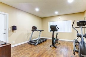 Reseda apartment for rent - the gym at the at the boulevard apartments in