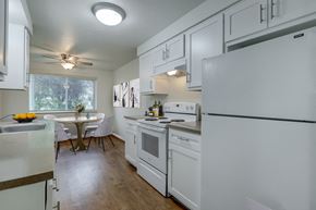 Mcminnville apartment for rent - Towncenter Apartments Kitchen, Dining
