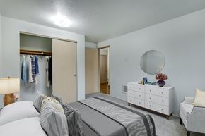 Mcminnville apartment for rent - Towncenter apartments, bedroom, closet