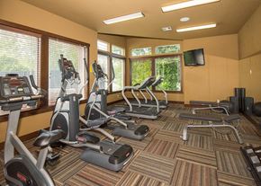 Puyallup apartment for rent - Fitness center with equipment