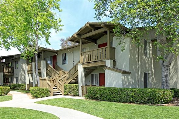El Cajon apartment for rent - Exterior building view with landscape