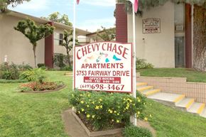 La Mesa apartment for rent - Exterior building with view of sign