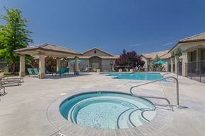 Sparks apartment for rent - pool and spa