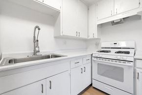 El Cajon apartment for rent - Kitchen with appliances 