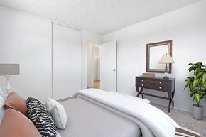 El Cajon apartment for rent - Bedroom with closet and carpet 