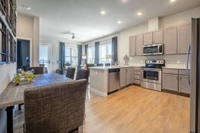 Rancho Cordova apartment for rent - Open kitchen into living room