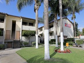 San Ysidro apartment for rent - Exterior building view with landscape 