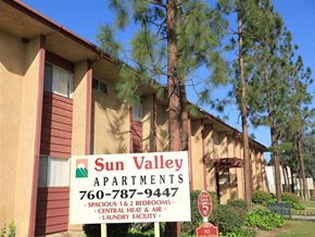 Ramona apartment for rent - Exterior building view with sign