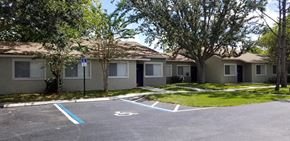 Ruskin apartment for rent - Parking near buildings at Grove Pointe, Ruskin, 33570