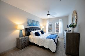 Westminster apartment for rent - Spacious bedroom with large windows